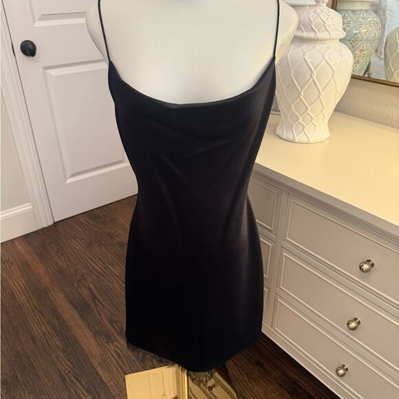 NWT Alice + Olivia HARMONY MINI SLIP DRESS size 2
T19 - Picture 3 of 9